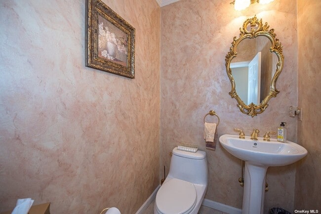 Building Photo - 546 Bardini Dr