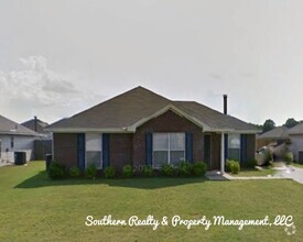 Building Photo - Cotton Lakes in Wetumpka