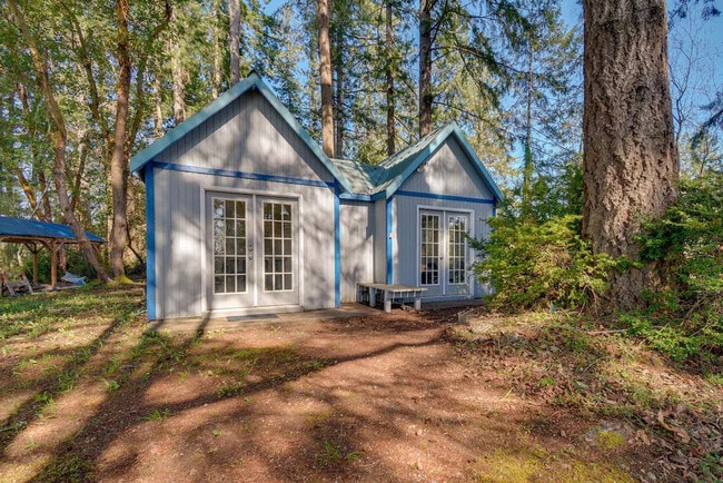 Building Photo - 50 E Treasure Island Dr