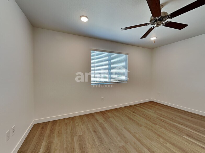 Building Photo - 9717 W Luxton Ln