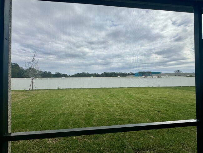 Building Photo - Spacious 3-Bedroom Home in Bradenton, FL