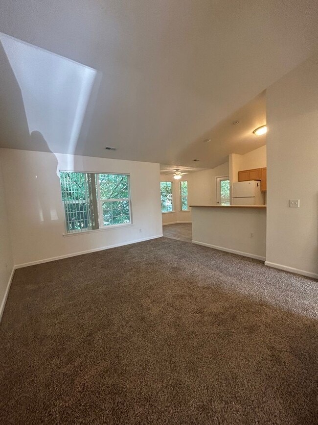 Building Photo - 10054 W Garverdale Ln