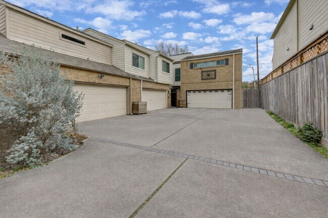 Building Photo - 2527 Potomac Dr