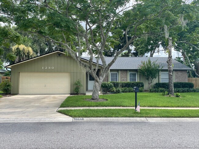 Primary Photo - 1280 Gladiolas Dr