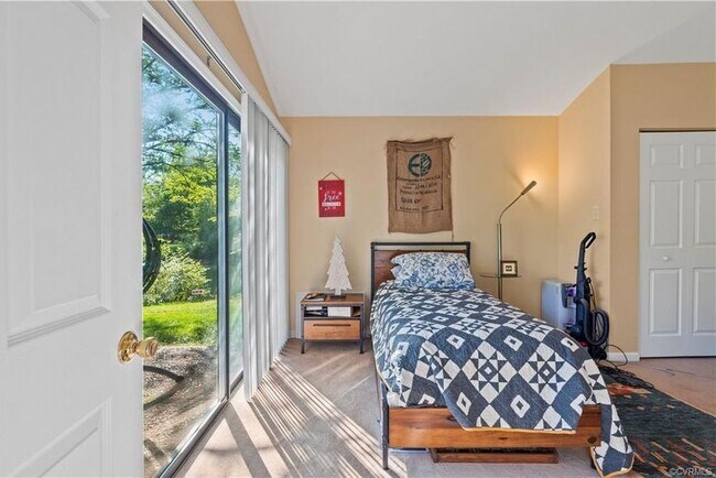 Building Photo - 2912 Woodbridge Crossing Dr