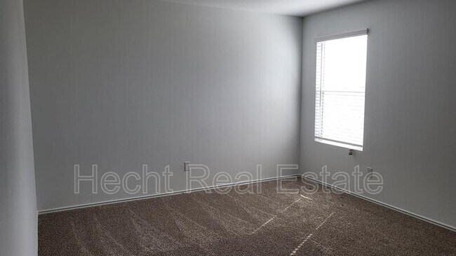 Building Photo - 348 Geode Glen