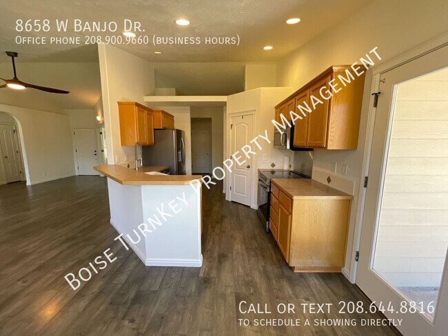 Building Photo - 8658 W Banjo Dr