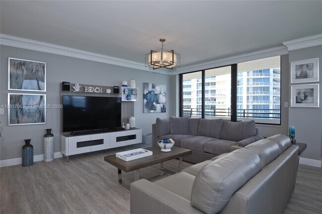Building Photo - 3505 S Ocean Dr