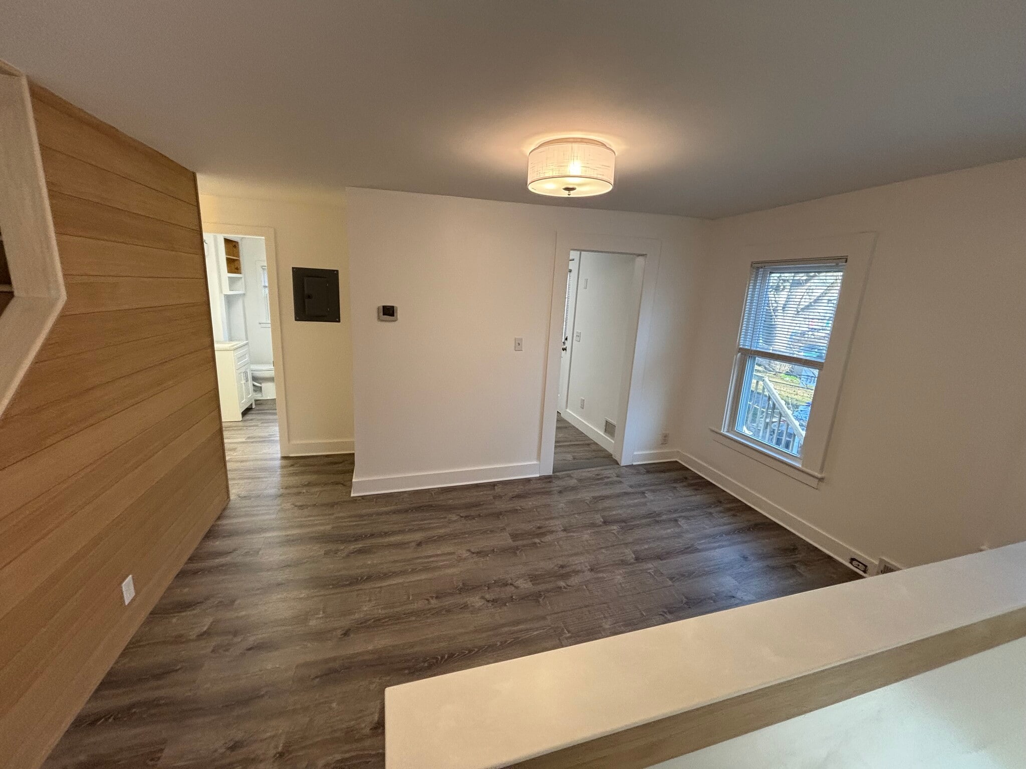 Building Photo - 1744 Farmington Ave