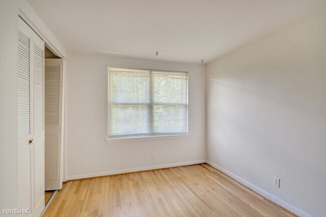Building Photo - 2 br, 1.5 bath House - 2428 Arlington Blvd...