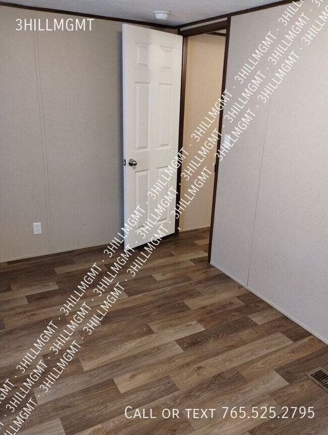 Building Photo - 5600 W Kilgore Ave