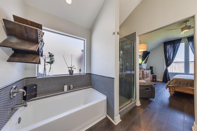 Building Photo - 15110 Diamond Way