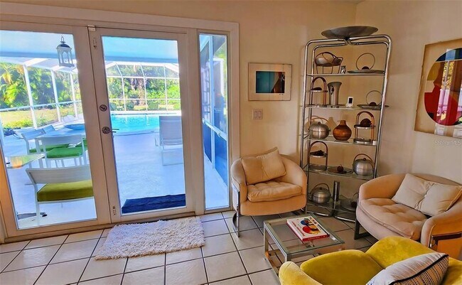 Building Photo - 329 Bernard Ave