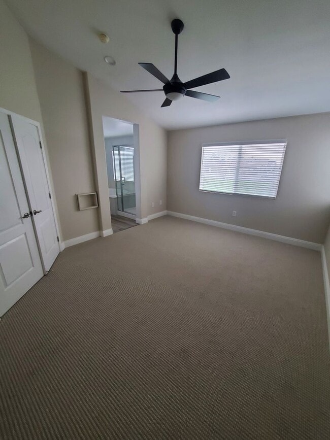 Building Photo - 4 Bedroom home in Elk Grove