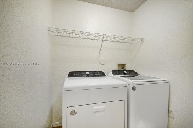 Building Photo - 1805 N Flagler Dr