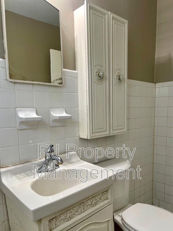 Building Photo - 864 Carrolton Rd