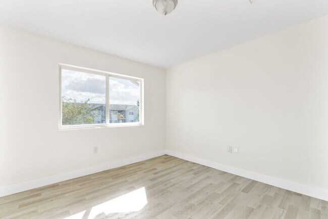 Building Photo - 2754-2791 NW 191st Terrace