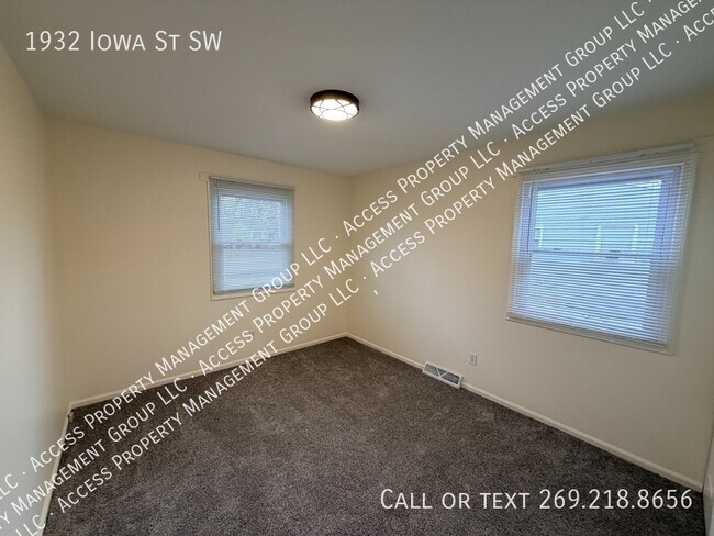 Building Photo - 1932 Iowa St SW