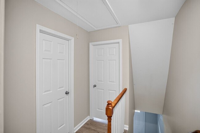 Building Photo - 2 Large Bedroom 2 level Townhouse in Fredericksburg