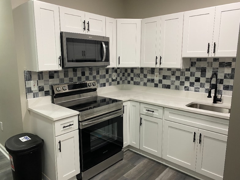 Building Photo - 2123 Sinclair Ln