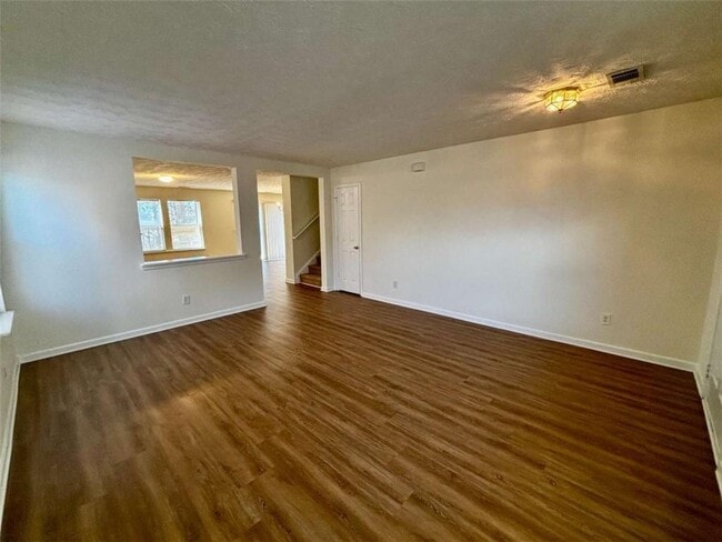 Building Photo - 2735 Meadow Trace Dr