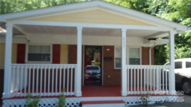 Primary Photo - 823 Wabash Ave