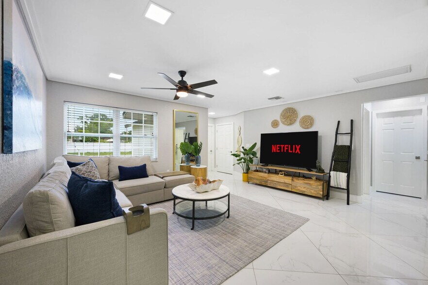 Building Photo - 10356 57th Way N