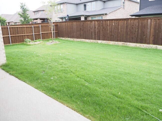 Building Photo - 4 Bed 4.5 Bath in Argyle