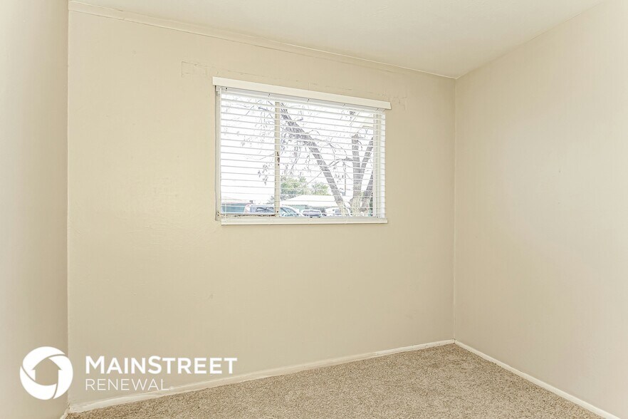 Building Photo - 4212 N 47th Dr