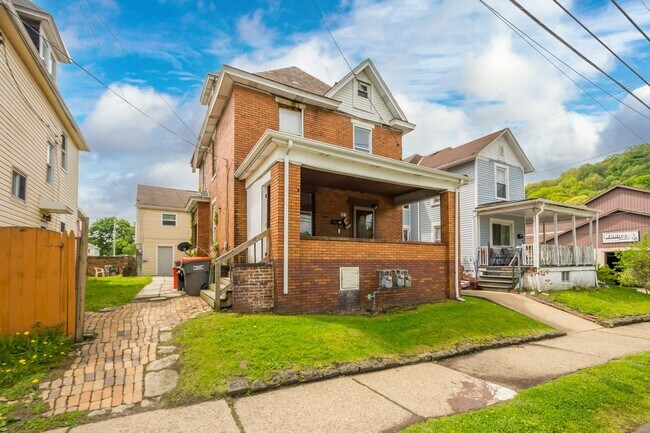 Building Photo - 921 15th St