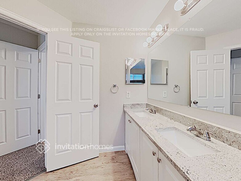 Building Photo - 5202 E 119th Ct