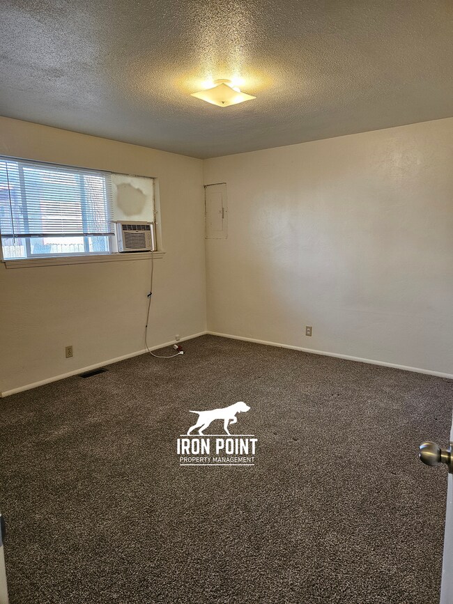 Building Photo - North Boise Duplex w/2 beds, 1bath, W/D, a...