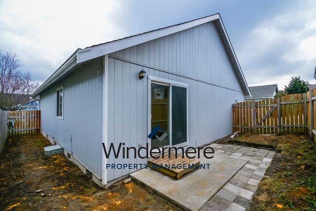 Building Photo - 3 Bed 2 Bath House in Spring Hollow