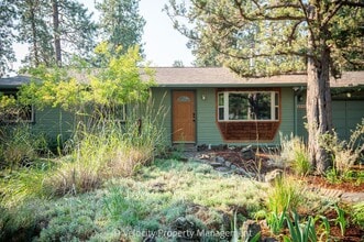 Building Photo - Beautiful home on a large half acre lot!