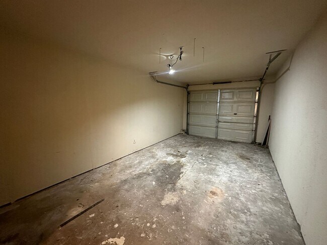 Building Photo - 5415-5415 Brookhollow Dr