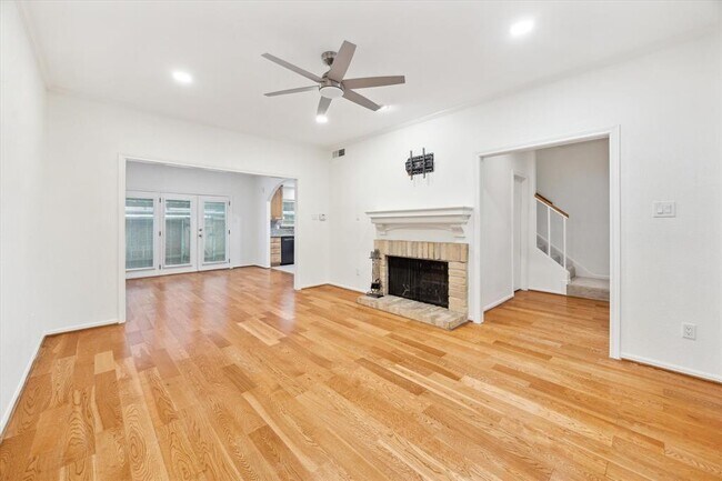 Building Photo - 11711 Memorial Dr