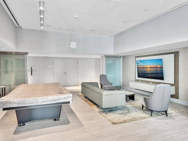 Building Photo - 3535 S Ocean Dr