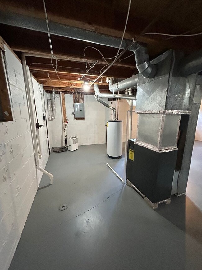 Building Photo - Beautiful 3 Bedroom Duplex with Garage and...