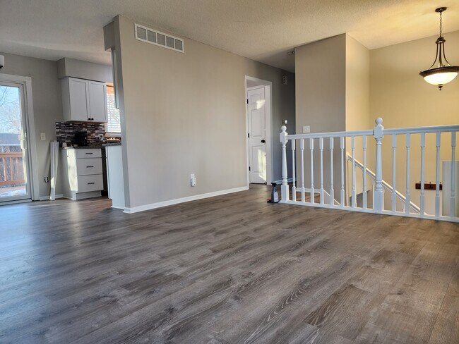 Building Photo - 5596 Amblewood Dr NE