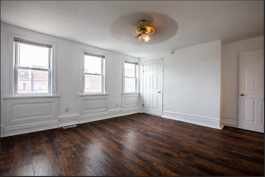 Building Photo - 1810 Larkins Way