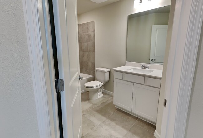 Building Photo - 3187 Emerald Acrs Ln