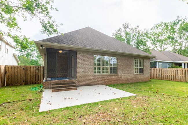 Building Photo - 6149 Madison Dr