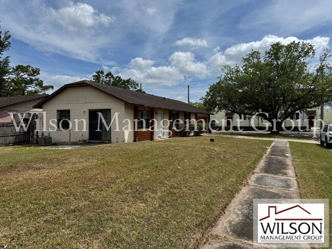 Building Photo - 701 Kings Cove Ct