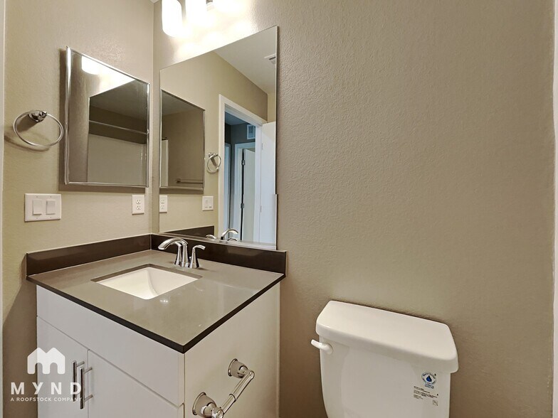 Building Photo - 3794 Paseo de Paz Ave