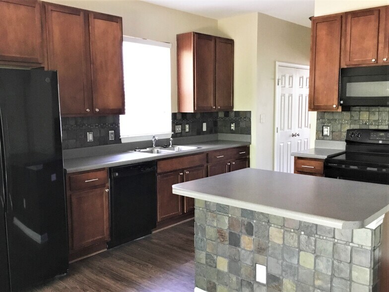 Building Photo - 615 Upwey Ct