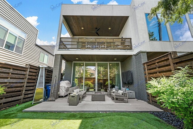 Building Photo - 1831 Euclid Ave