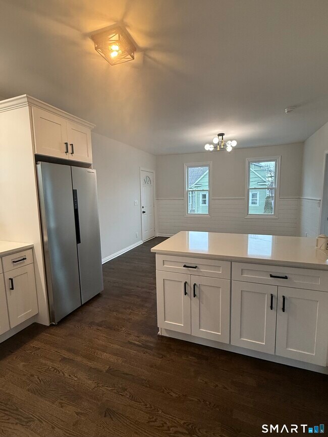 Building Photo - 349 Marlborough Terrace