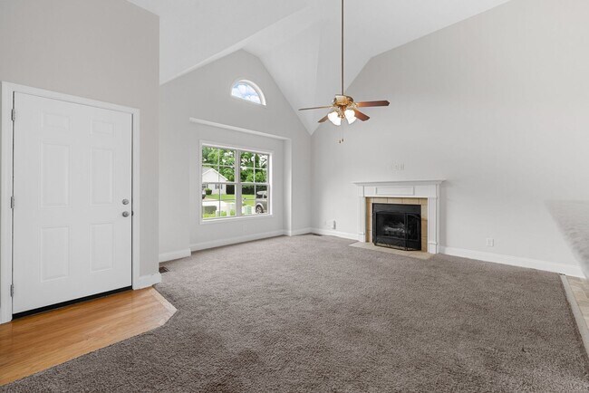 Building Photo - 3 Bedroom 2 Full Bath Home For Rent!