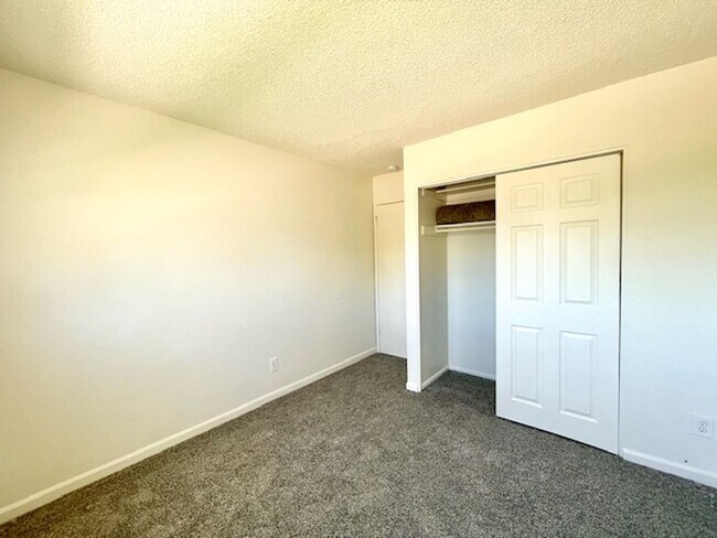 Building Photo - Thornton 2-Story Townhome