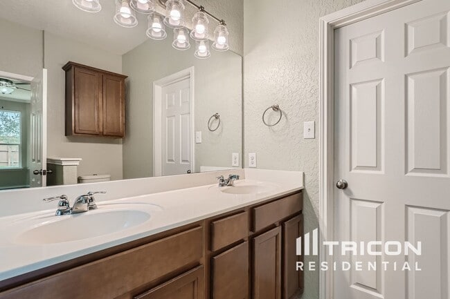 Building Photo - 6526 Palmetto Way